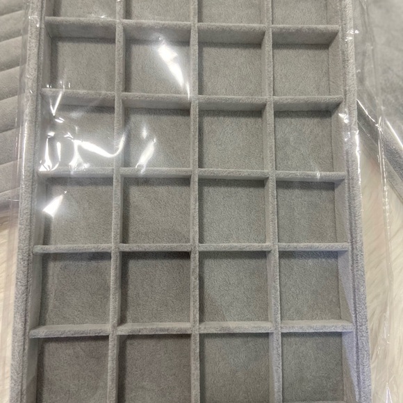Gray Jewelry Organizer Tray Set - Picture 4 of 4